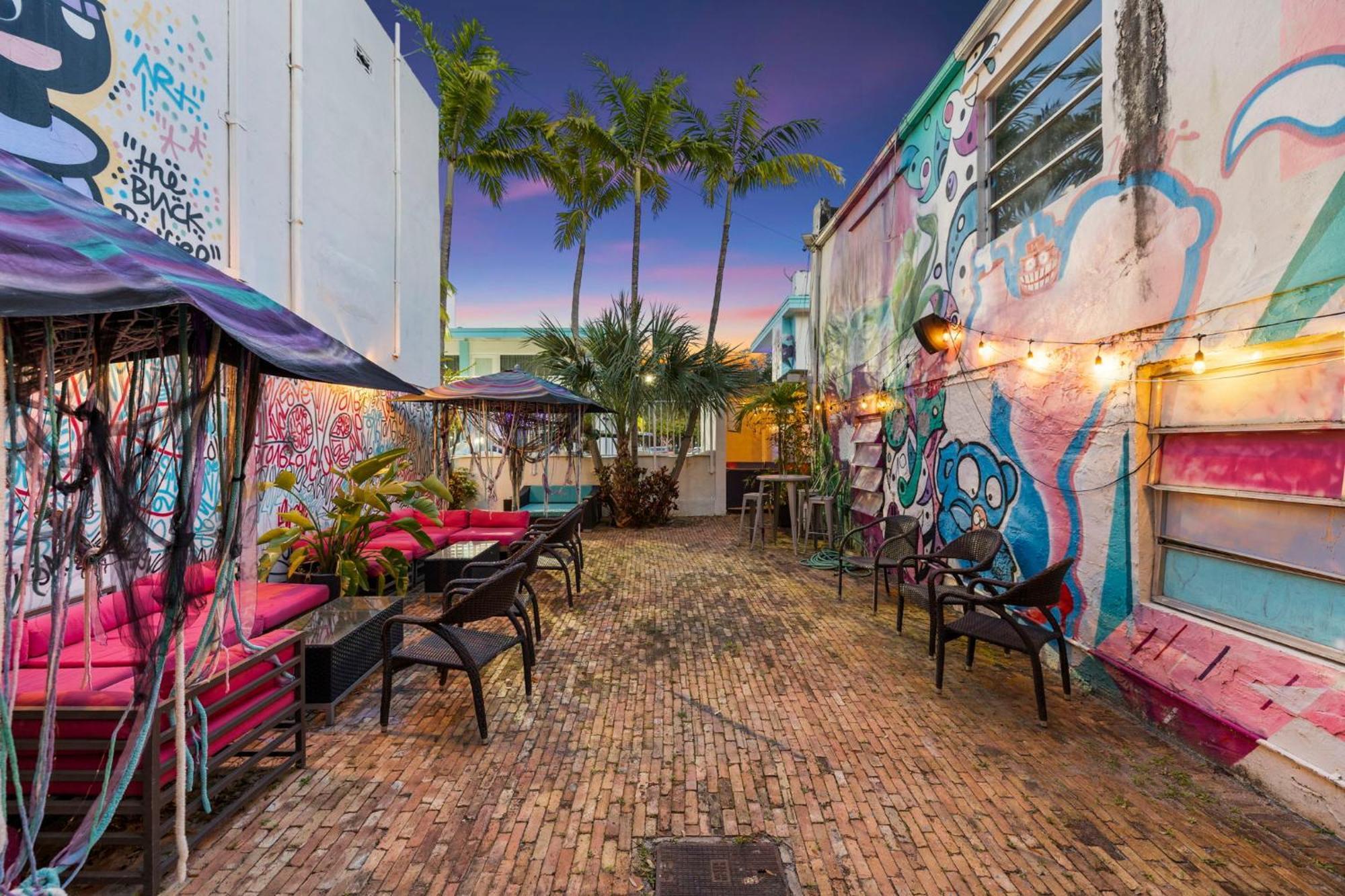 The New Yorker Hotel Miami Exterior photo