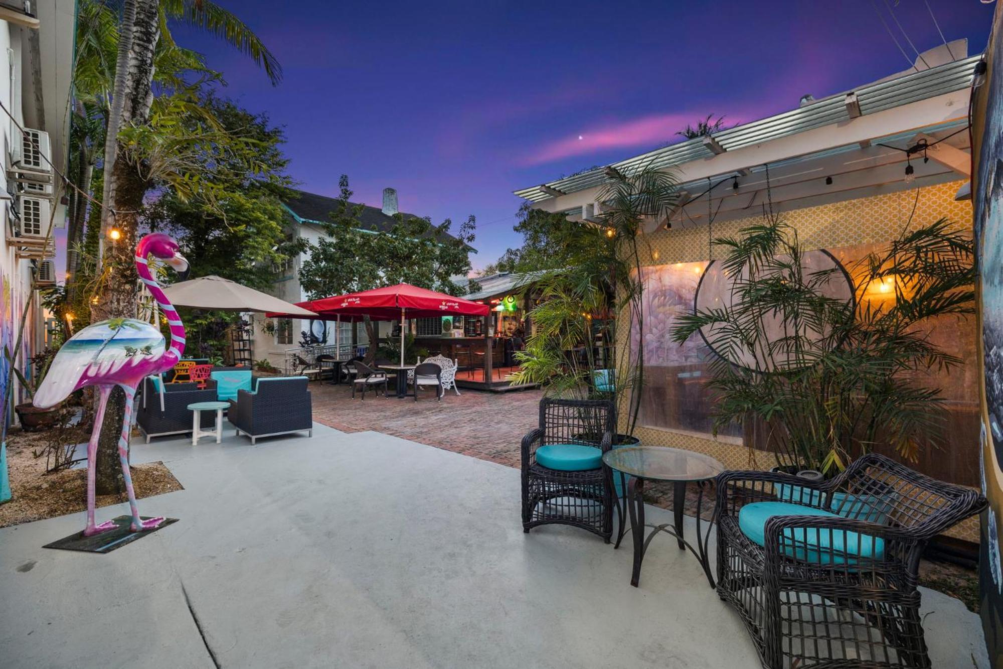 The New Yorker Hotel Miami Exterior photo