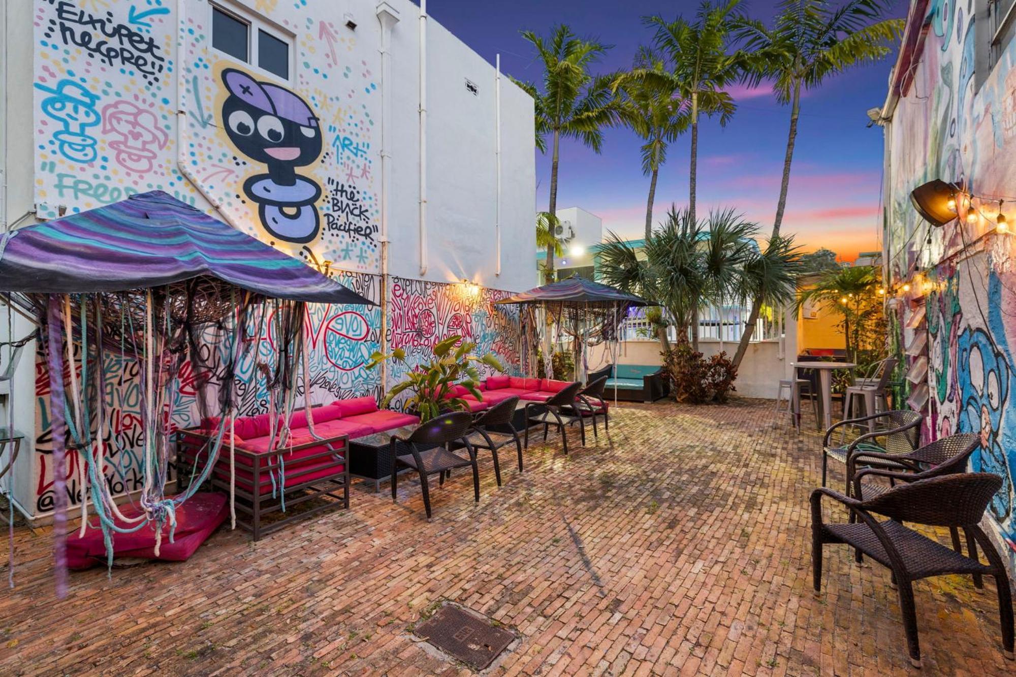 The New Yorker Hotel Miami Exterior photo