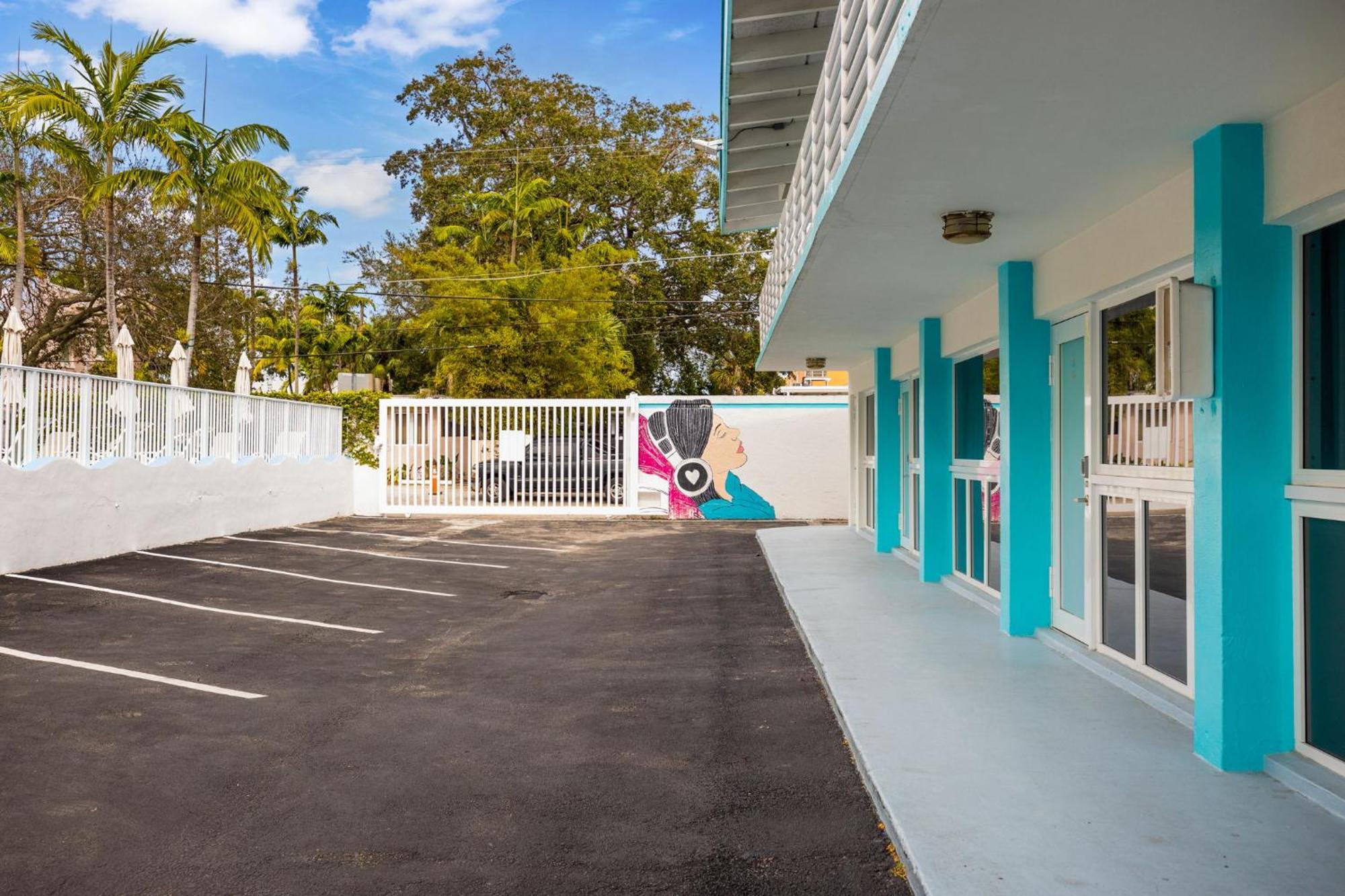 The New Yorker Hotel Miami Exterior photo